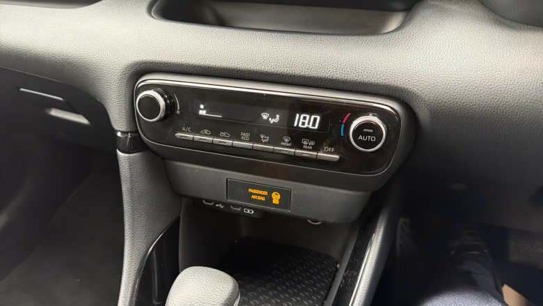 Toyota Yaris 1.5 Hybrid Design 5dr CVT Hybrid Hatchback